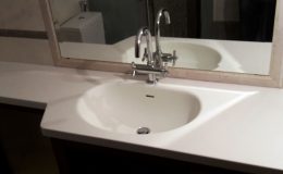 Νιπτήρας μπάνιου με καθρέπτη